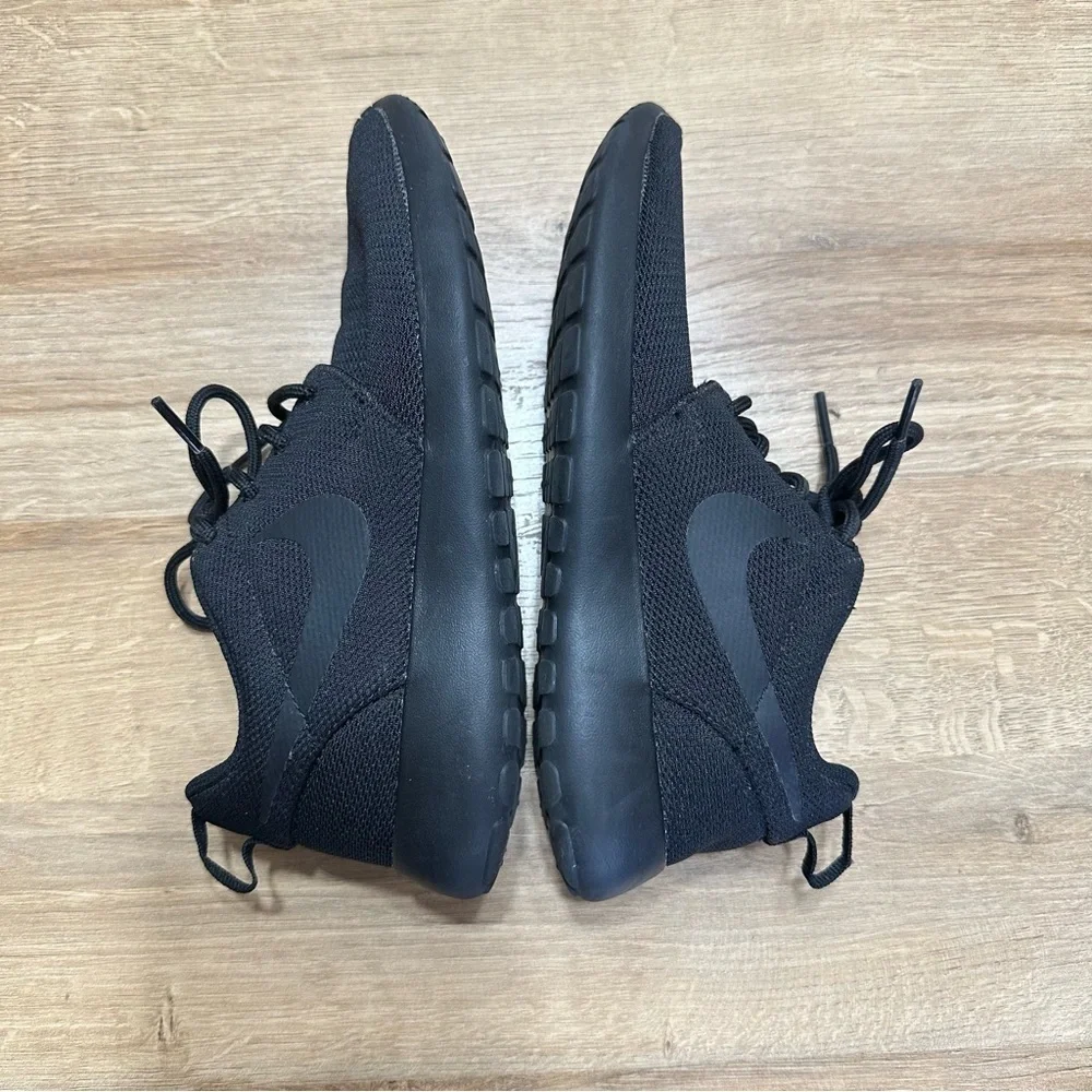 Nike Roshe One Black Lace Up Sneakers Black 5Y Sporty